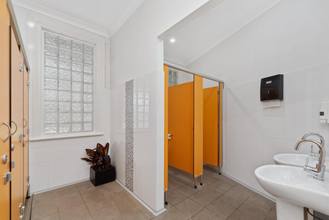 The Commercial Quarters - Room 1-Has Air Conditioning, Free Wifi, Tv And Fridge Millthorpe Exterior foto