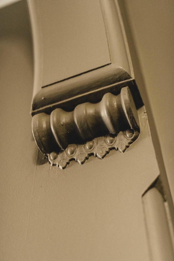 The Commercial Quarters - Room 1-Has Air Conditioning, Free Wifi, Tv And Fridge Millthorpe Exterior foto