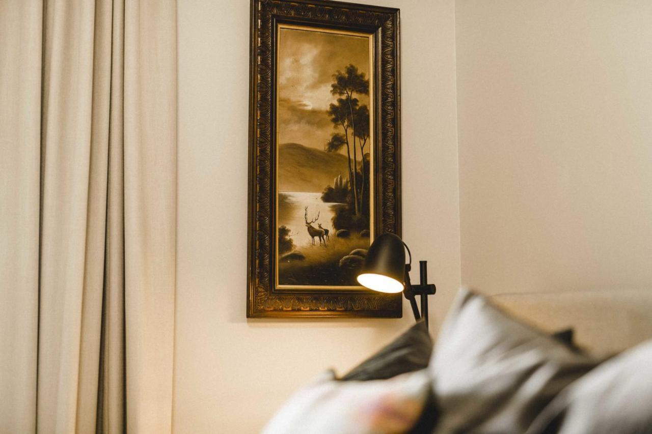 The Commercial Quarters - Room 1-Has Air Conditioning, Free Wifi, Tv And Fridge Millthorpe Exterior foto