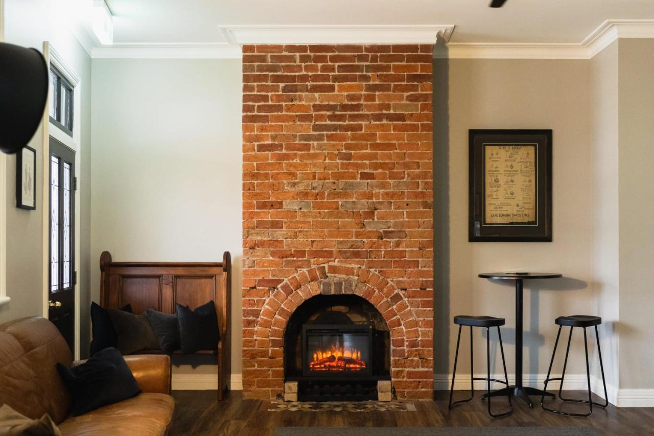 The Commercial Quarters - Room 1-Has Air Conditioning, Free Wifi, Tv And Fridge Millthorpe Exterior foto