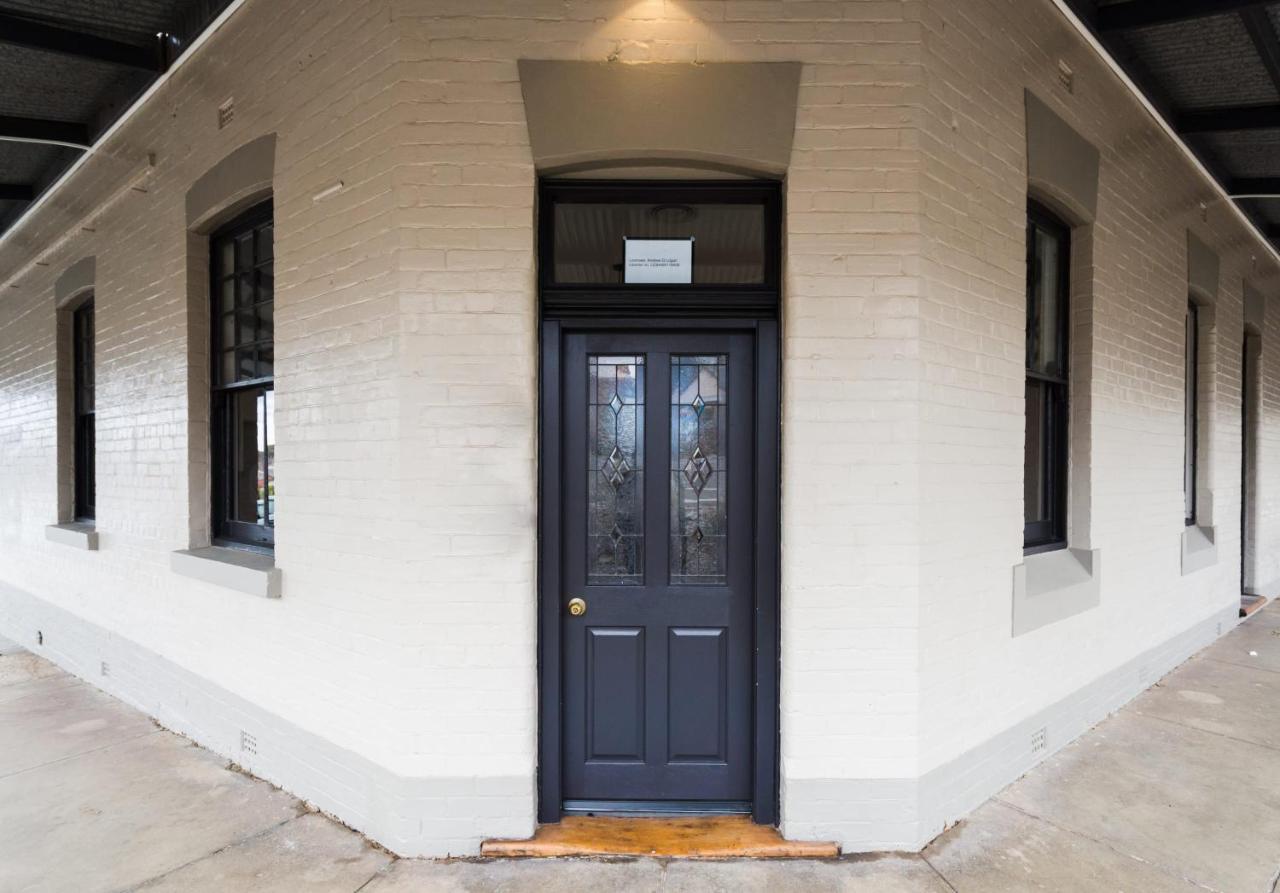 The Commercial Quarters - Room 1-Has Air Conditioning, Free Wifi, Tv And Fridge Millthorpe Exterior foto